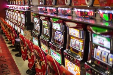 Live Domino QQ dealer streaming from dutaslot77 studio with HD multi-camera setup